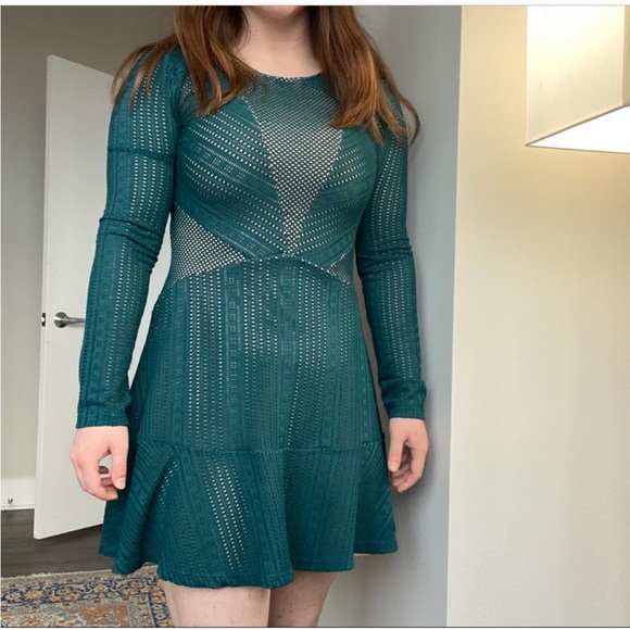 NWOT BCBGMaxAzria Green Daina Teal Mesh Fit & Flare Cocktail Dress. Size M - Picture 6 of 12